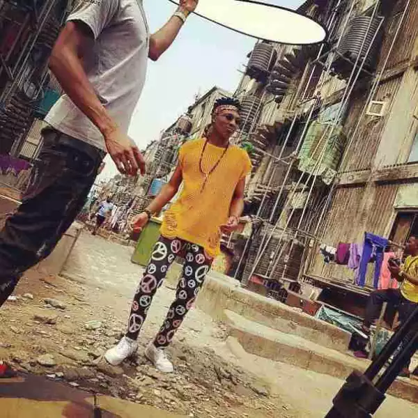 Classic! Efe And Olamide Hit The Streets To Shoot Video For “Warri”(Photos)